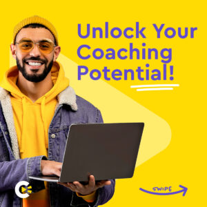 Uśmiechnięty mężczyzna w żółtej czapce i kurtce dżinsowej trzyma laptopa. Tekst: Unlock Your Coaching Potential!