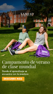 Dwie uśmiechnięte dziewczyny leżą na trawie przed ceglanym budynkiem szkoły, z logo SAMIAD u góry.