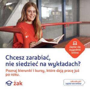 Uśmiechnięta studentka w czerwonej bluzie czyta książkę, siedząc przy czerwonej poręczy. Reklama szkoły Żak.